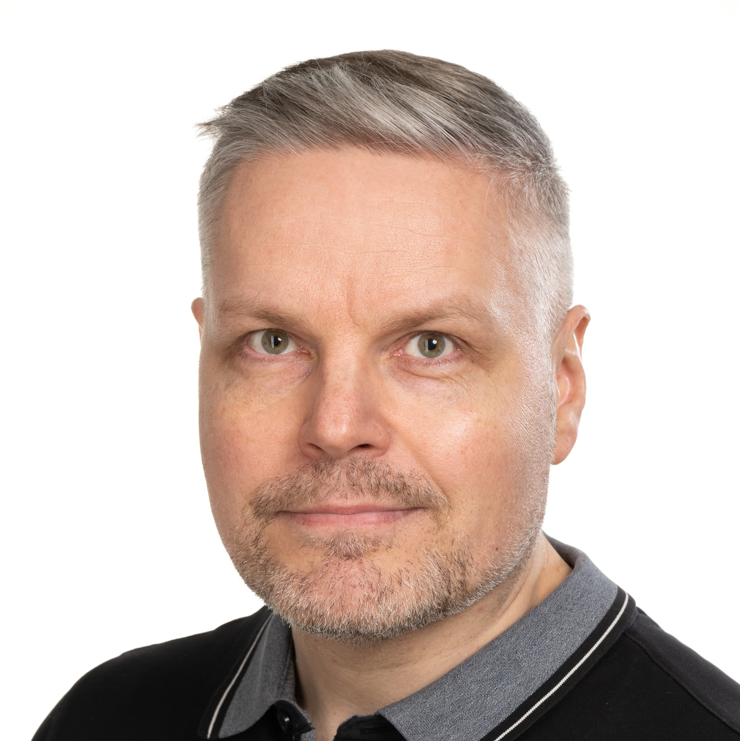 Pertti Jääskeläinen Lääketieteen tohtori, Dosentti — Pihlajalinna