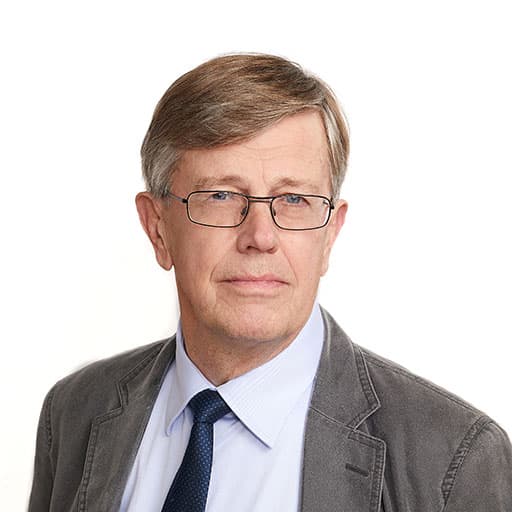Matti Nikkilä Dosentti, Lääketieteen ja kirurgian tohtori — Pihlajalinna